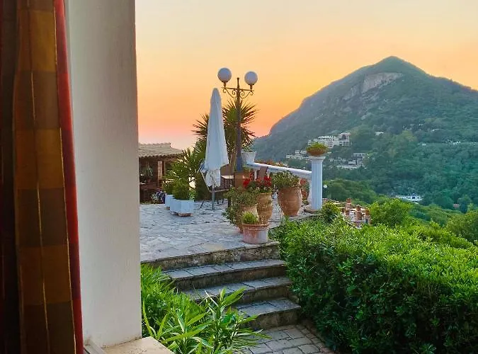 度假居 Ermones Ruby *