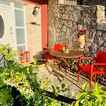 Ermones Ruby Case de vacanță