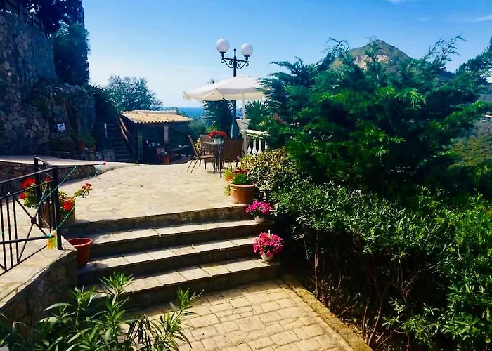 Ermones Ruby * Vátos