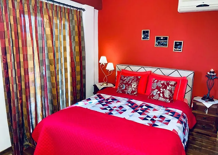 بيت للعطل Ermones Ruby *