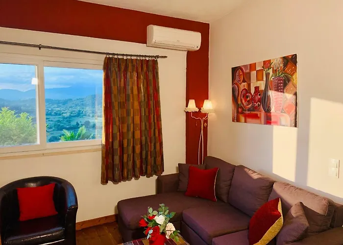 Ermones Ruby بيت للعطل *