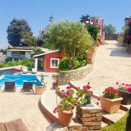 Vakantiehuis Ermones Ruby *